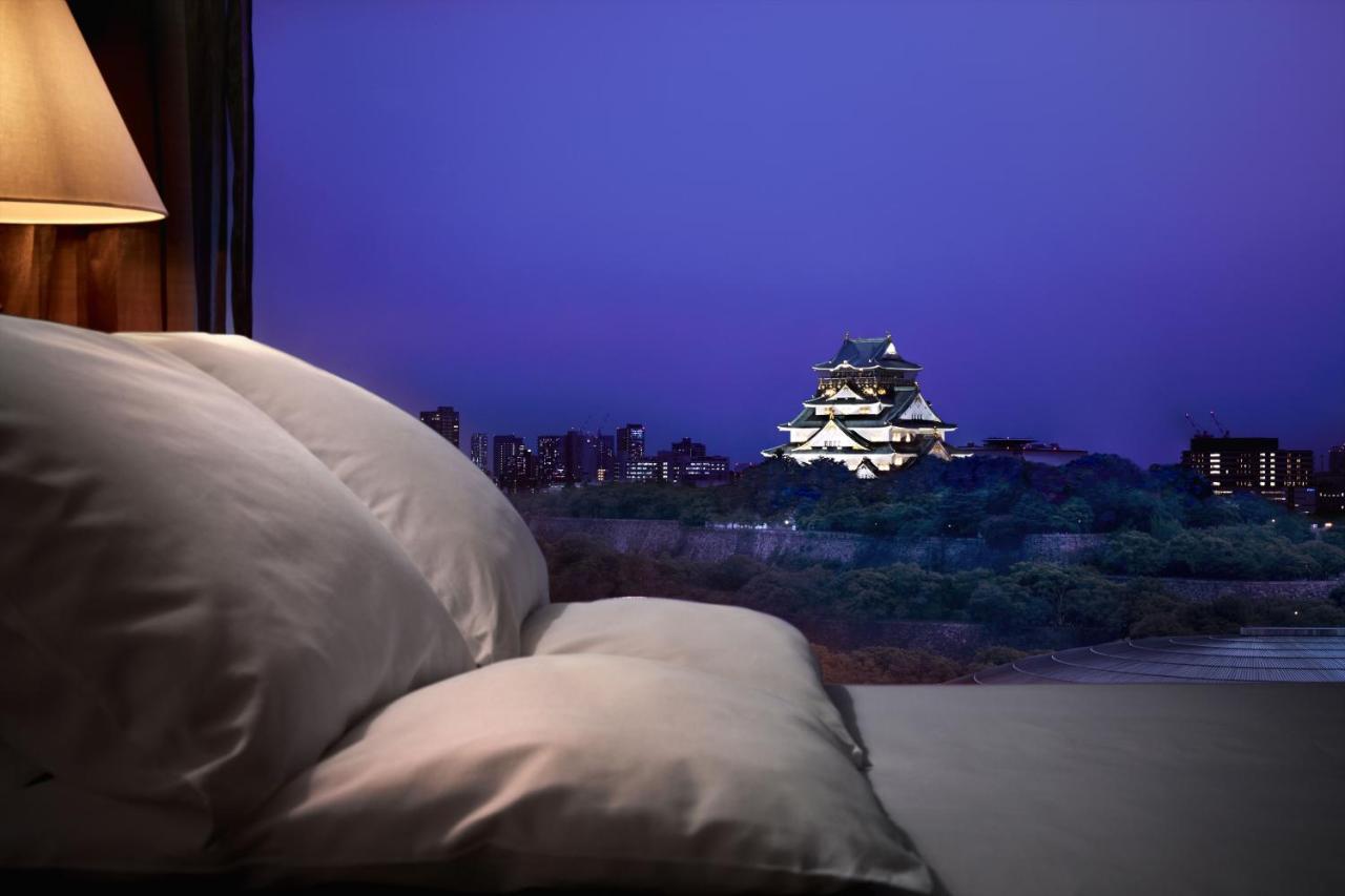 Hotel New Otani Осака Экстерьер фото View of Osaka Castle from a guest room