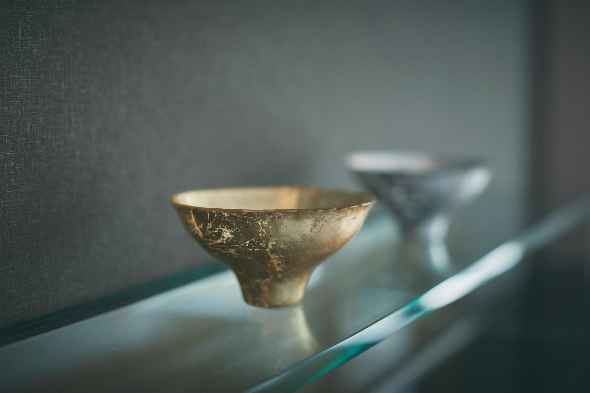 Hotel New Otani Осака Экстерьер фото A golden cup from the tomb of King Tutankhamun