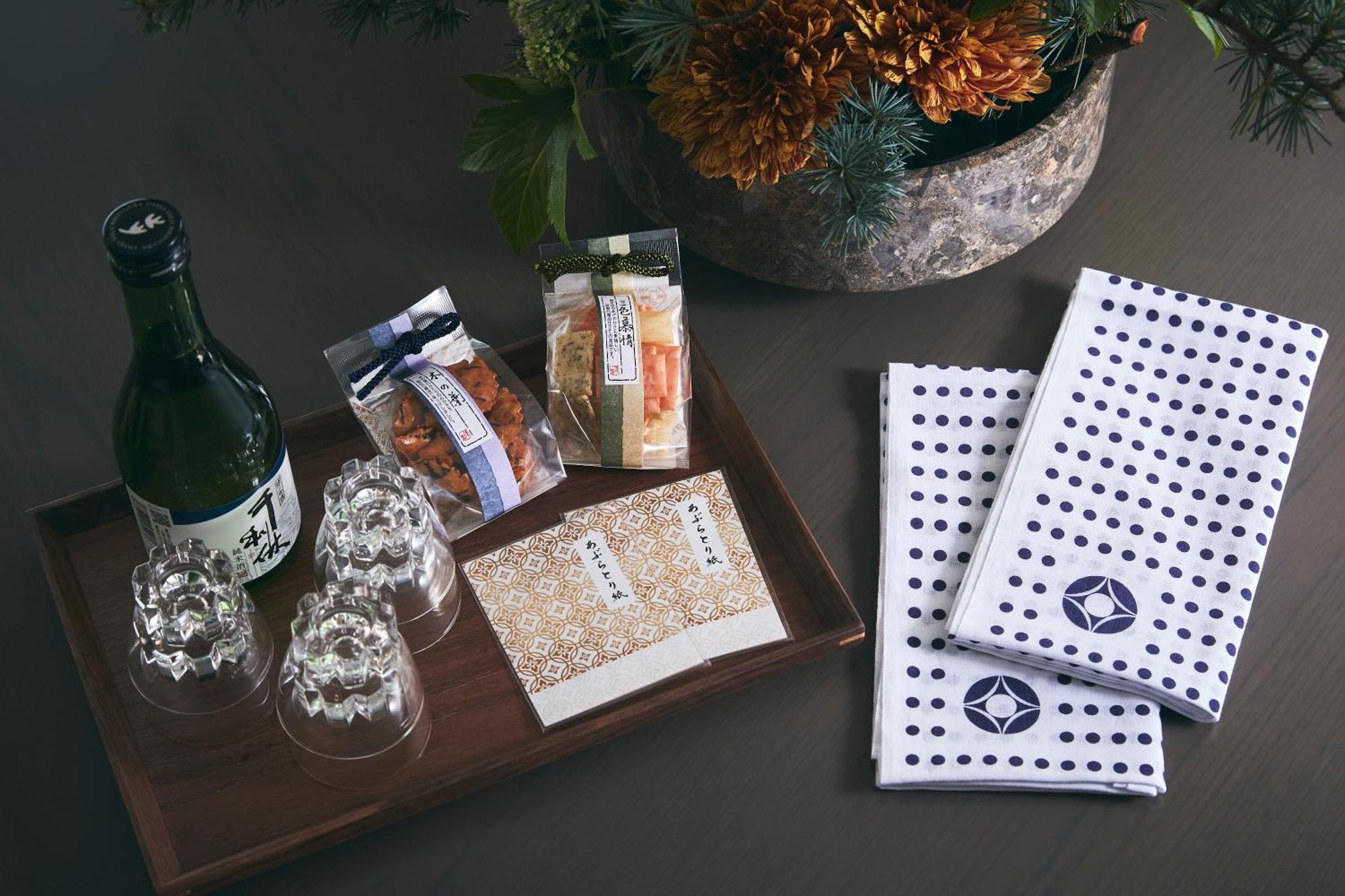 Hotel New Otani Осака Экстерьер фото A selection of chocolates and other confectionery