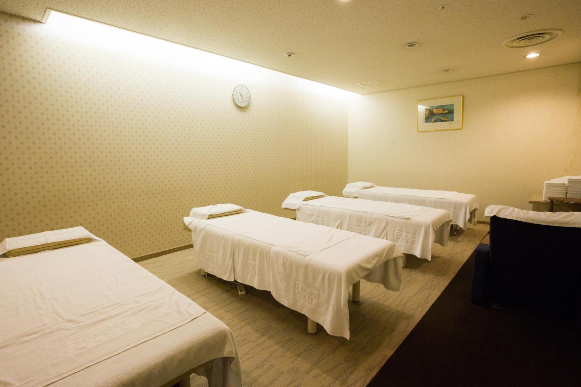 Hotel New Otani Осака Экстерьер фото Massage tables