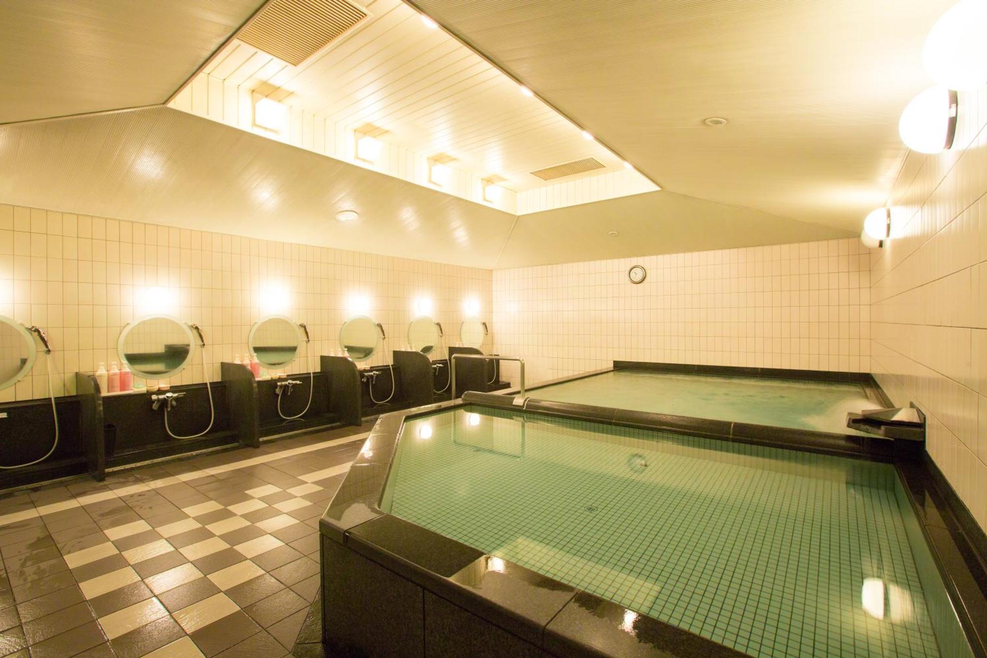 Hotel New Otani Осака Экстерьер фото A modern onsen